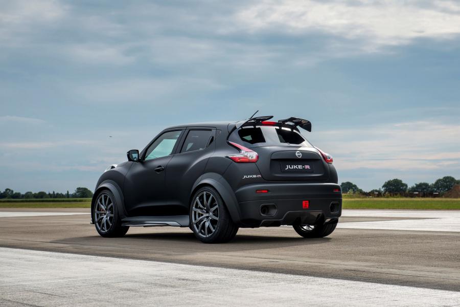  Nissan Juke-R 2.0 Concept 2015 года  (фото 7 из 41)